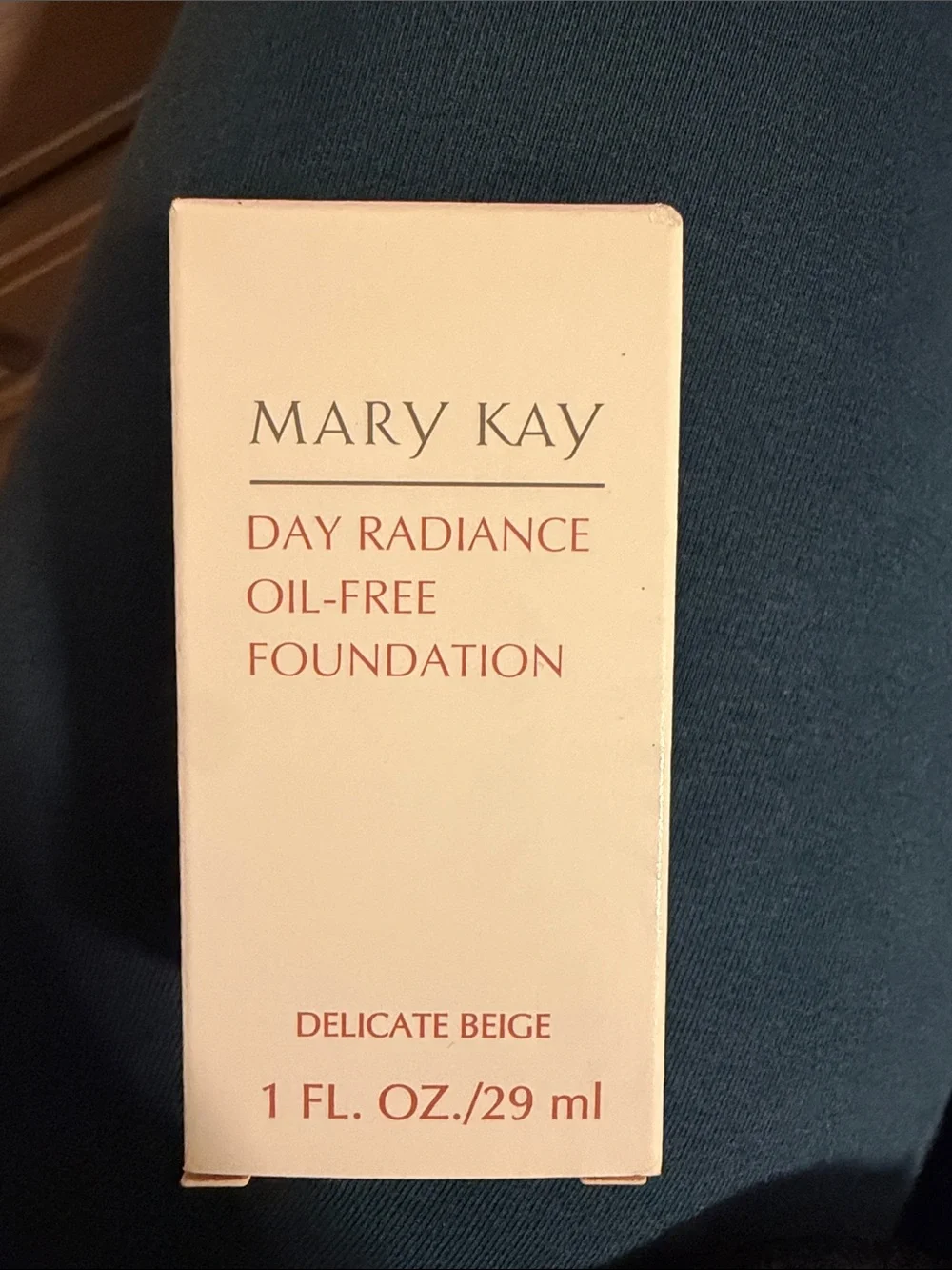 Mary Kay Day Radiance Oil-Free Foundation — Delicate Beige
